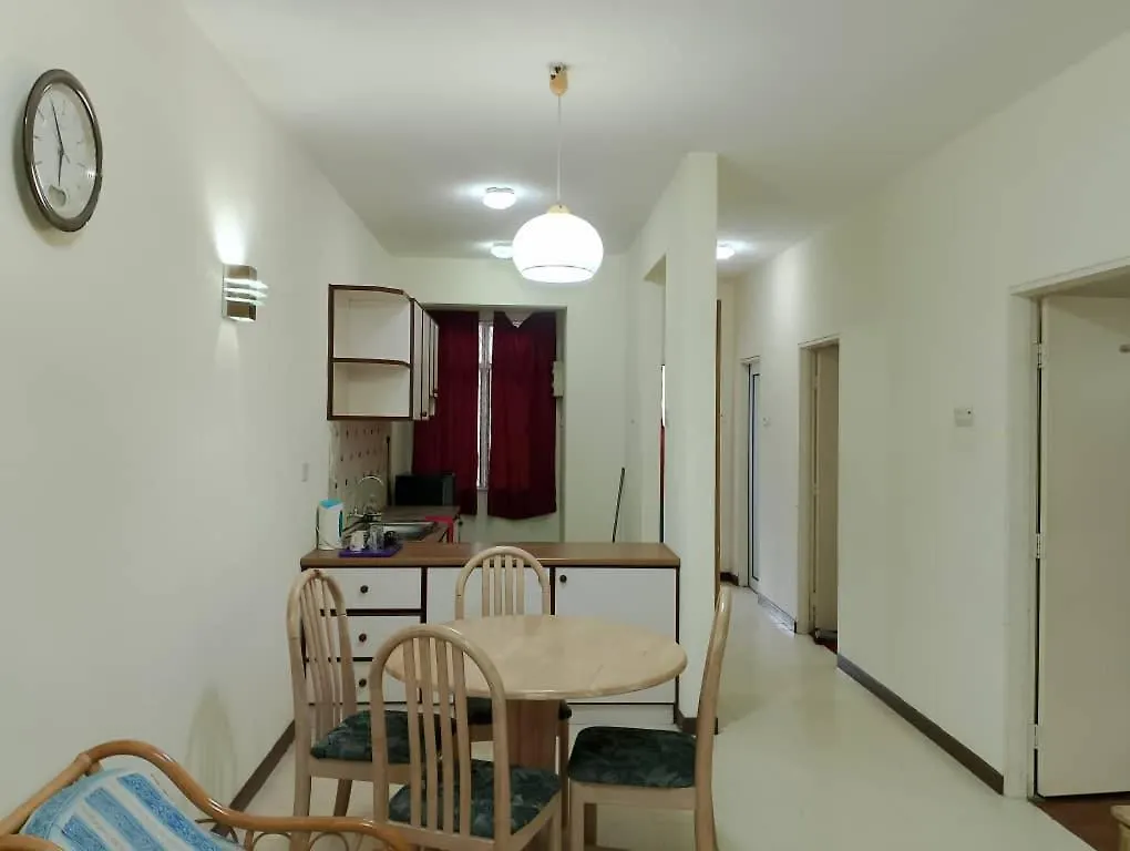 Home Stay Bayu Emas Appartment, Batu Feringgi 0*,