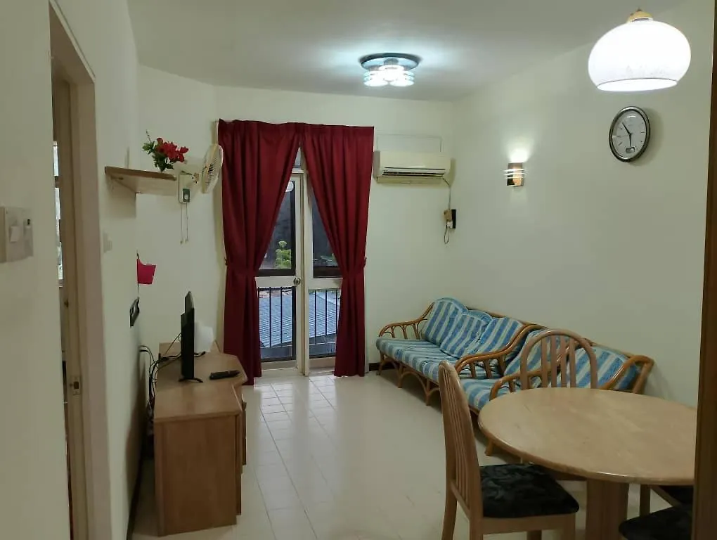 Home Stay Bayu Emas Appartment, Batu Feringgi