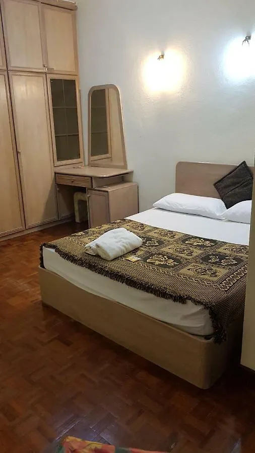 Home Stay Bayu Emas Appartment, Batu Feringgi 0*,