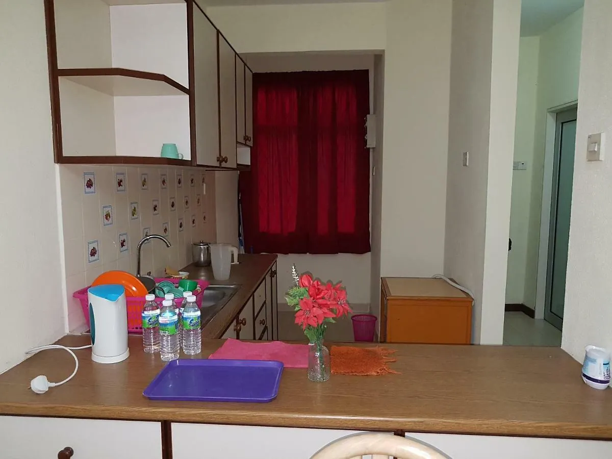 Home Stay Bayu Emas Appartment, Batu Feringgi Apartmán